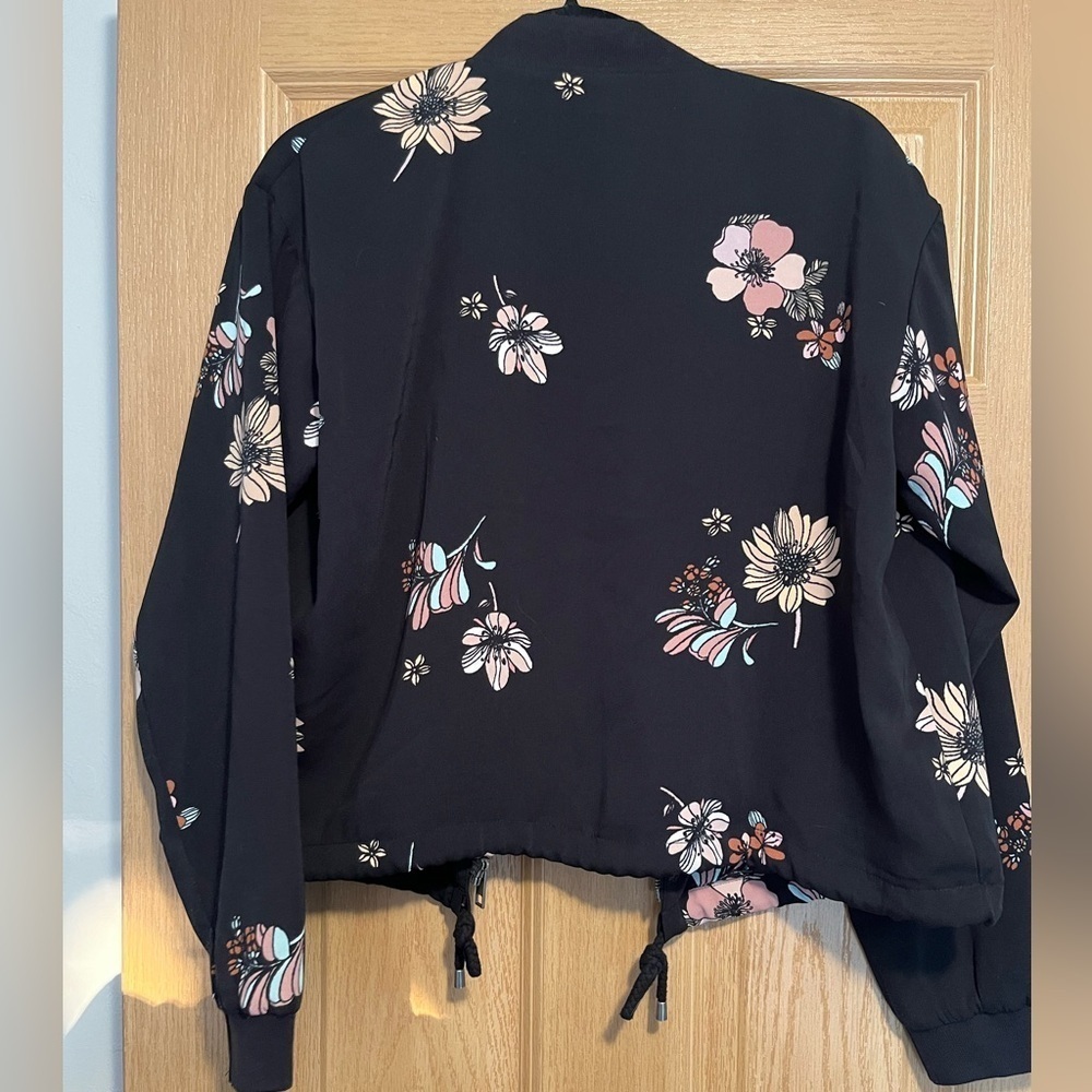 Who What Wear Black Floral Bomber Jacket - Picture 9 of 12